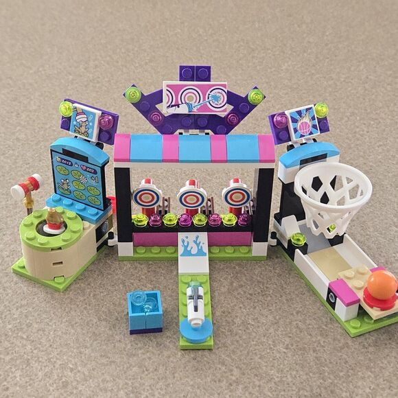 LEGO Friends 41127 Amusement Park Arcade 100% Complete Set w/ Manual & Mini Doll - Picture 3 of 13
